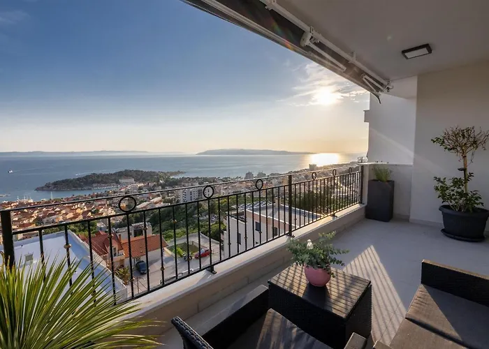 Apartment New -150m2 Penthouse With Shared Pool - Smaragd *