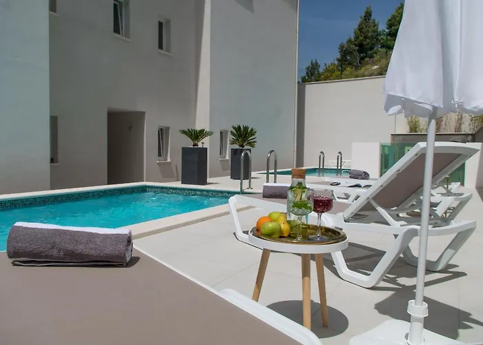 Apartment New -150m2 Penthouse With Shared Pool - Smaragd *