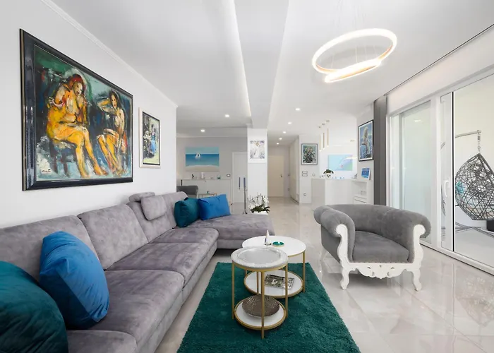 New -150m2 Penthouse With Shared Pool - Smaragd Apartment Makarska