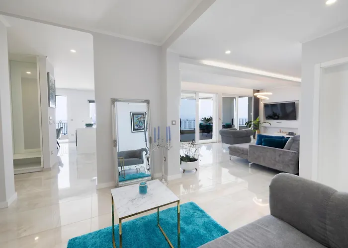 New -150m2 Penthouse With Shared Pool - Smaragd Apartment
