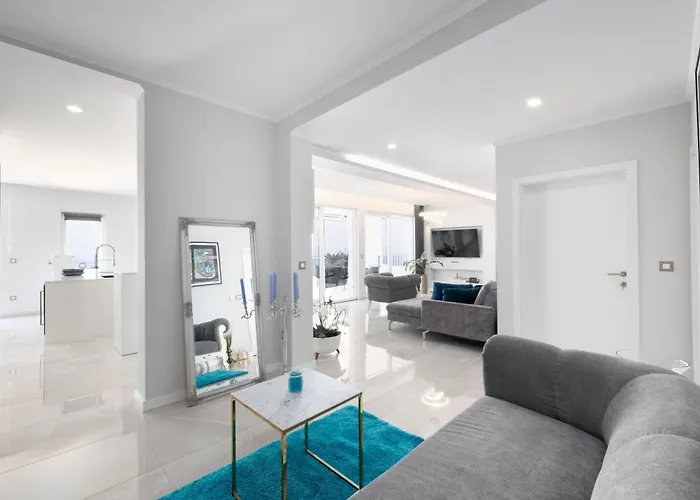 New -150m2 Penthouse With Shared Pool - Smaragd Makarska