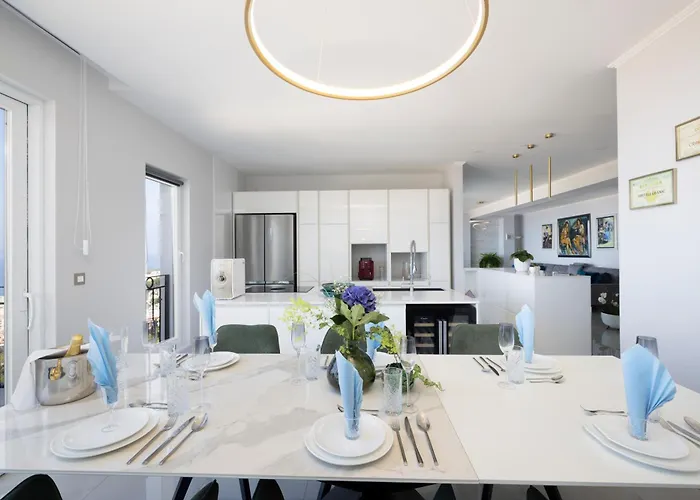 New -150m2 Penthouse With Shared Pool - Smaragd Apartment Makarska