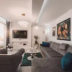 New -150m2 Penthouse With Shared Pool - Smaragd Lägenhet Makarska