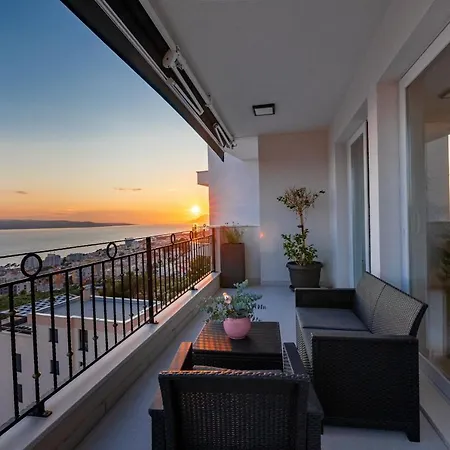 New -150m2 Penthouse With Shared Pool - Smaragd Appartement Makarska