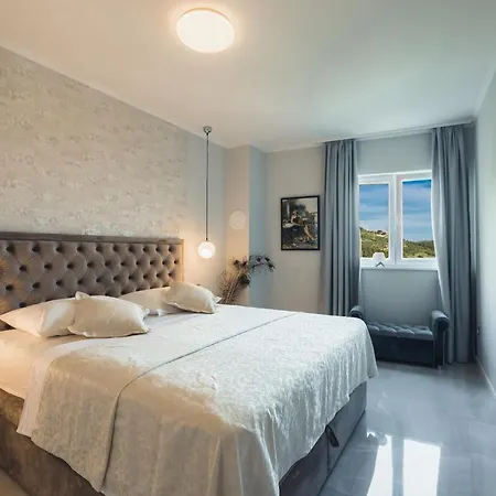 New -150m2 Penthouse With Shared Pool - Smaragd Appartement