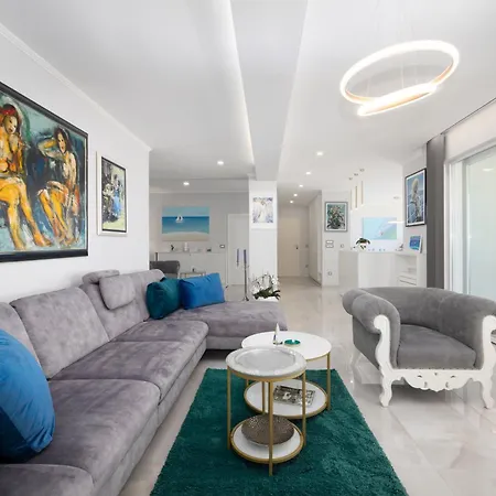New -150m2 Penthouse With Shared Pool - Smaragd Lägenhet Makarska